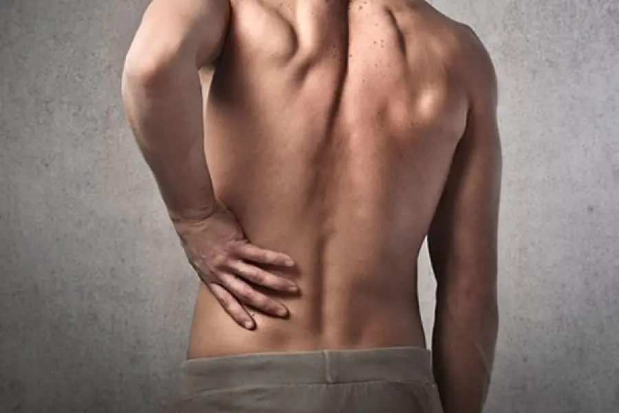 Mal di schiena, cause e possibili rimedi